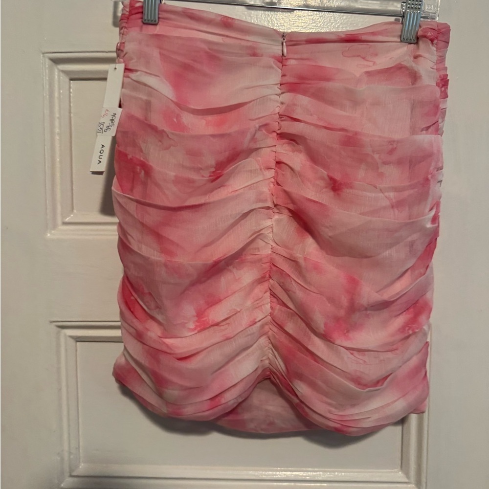 🩷🩷. Aqua Pink Floral Skirt Size M - Picture 4 of 4